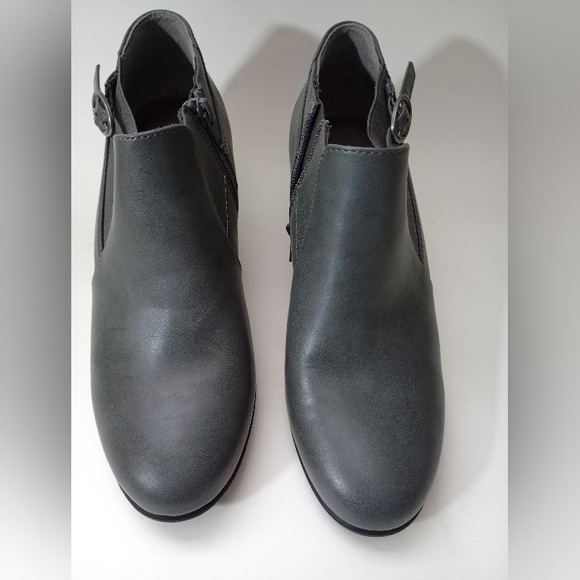 Croft and Barrow Grey Ankle Boots Size 8M - Picture 4 of 9